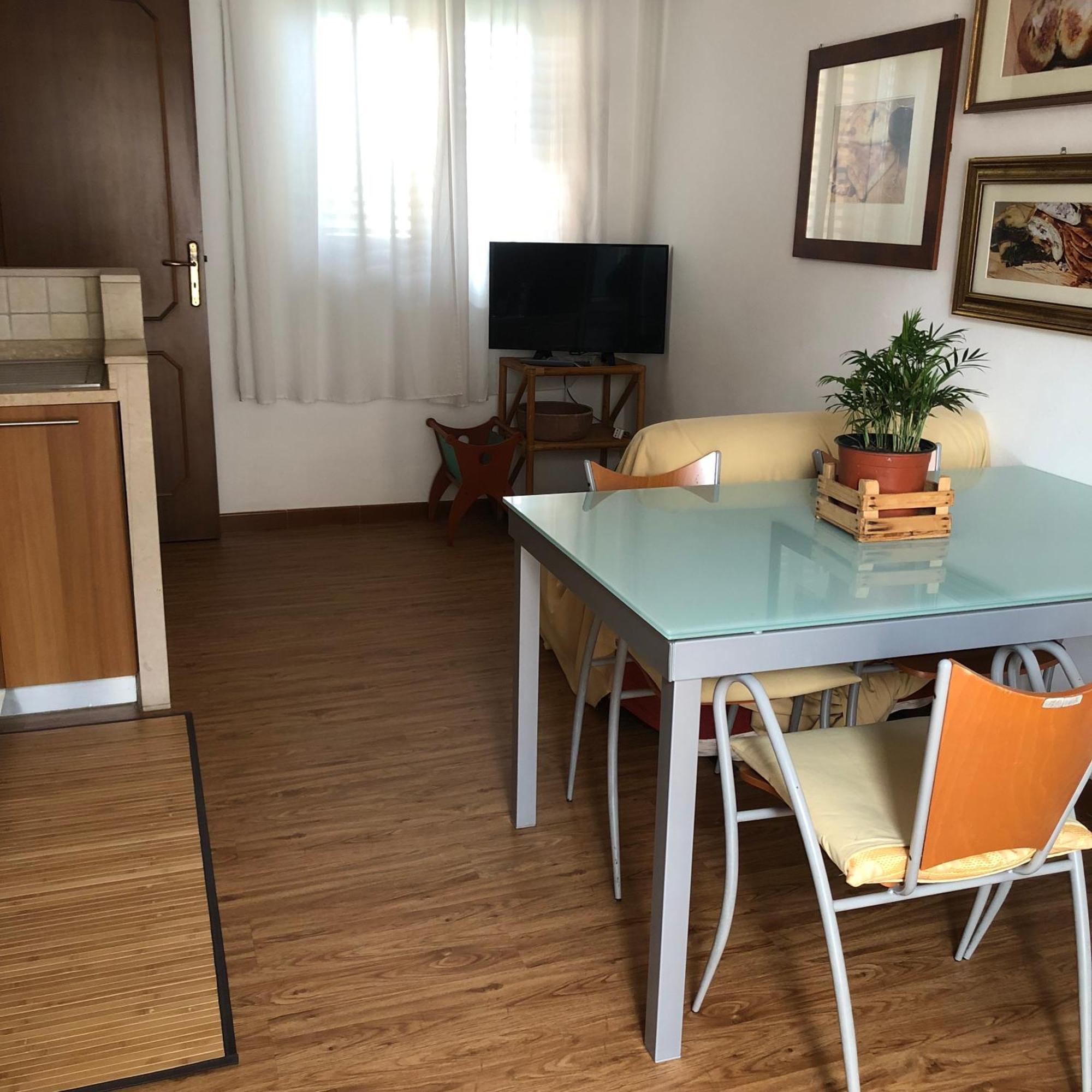 Casa Dorina Charme E Comfort A 100 M Dal Mare ดอนนาลูกาตา ภายนอก รูปภาพ